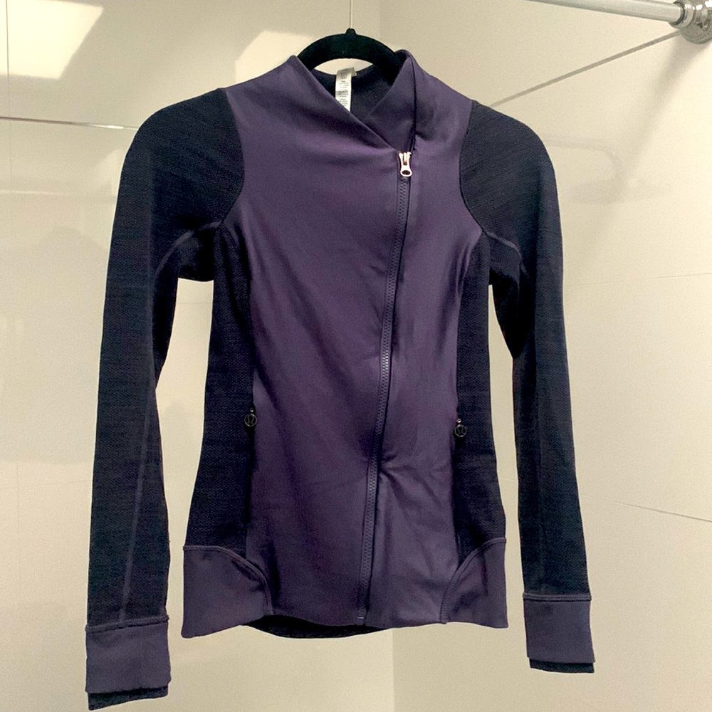Lululemon sz 2 Emerge Renewed Jacket Shiny Purple